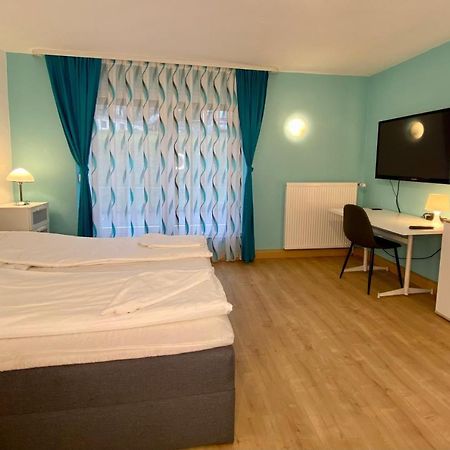 Privatzimmer Im Apartment - Apple Tv Netflix Kingsize Bett Arbeitsplatz Naehe Hbf Koblencja Zewnętrze zdjęcie