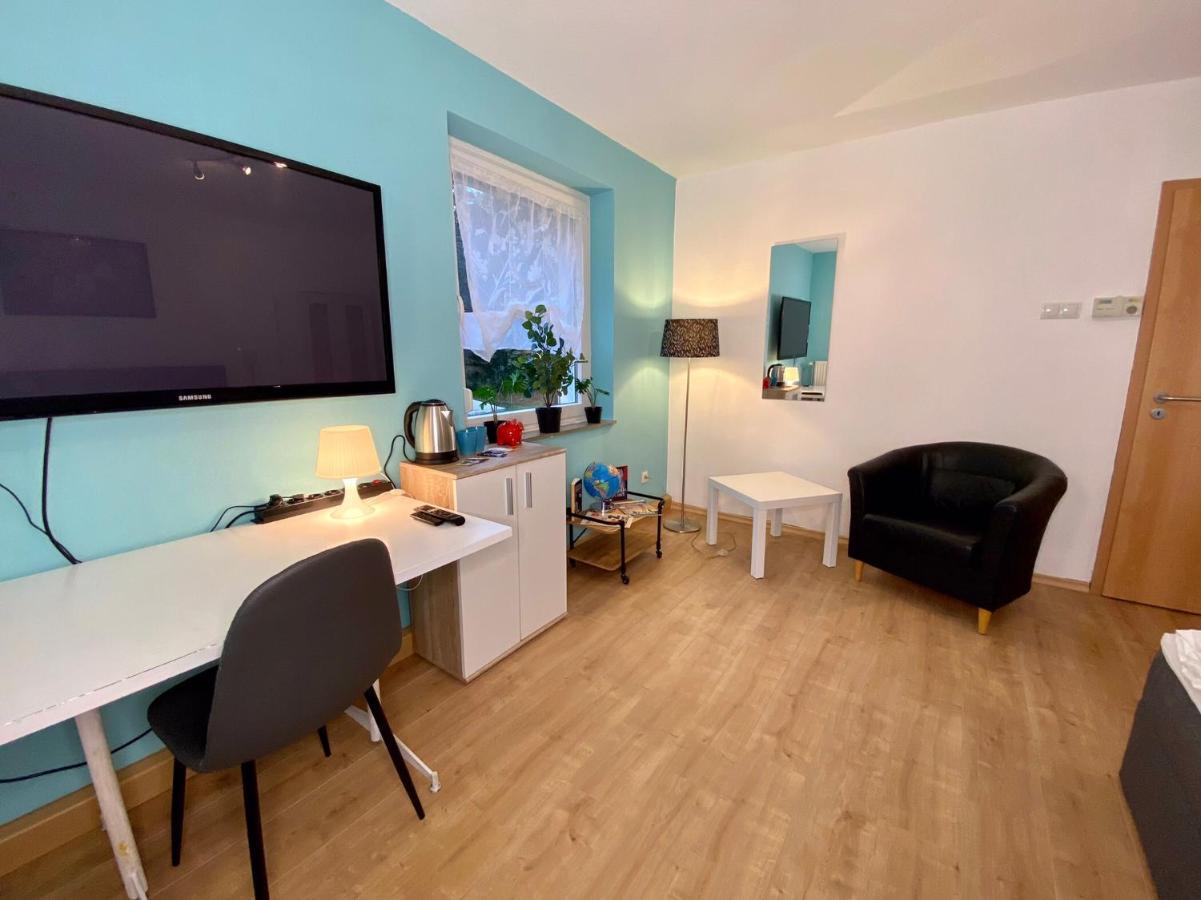 Privatzimmer Im Apartment - Apple Tv Netflix Kingsize Bett Arbeitsplatz Naehe Hbf Koblencja Zewnętrze zdjęcie
