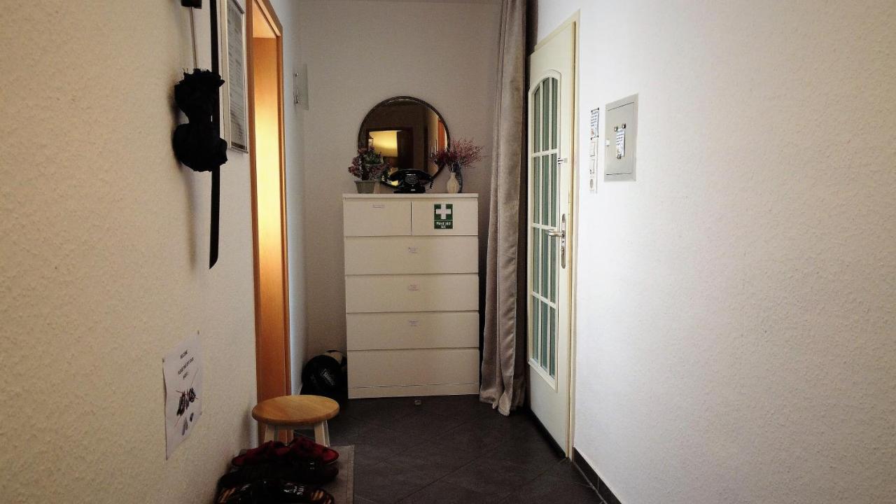 Privatzimmer Im Apartment - Apple Tv Netflix Kingsize Bett Arbeitsplatz Naehe Hbf Koblencja Zewnętrze zdjęcie
